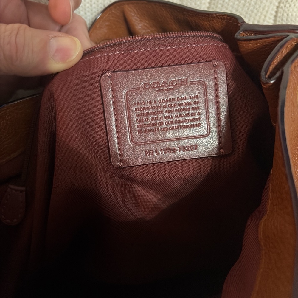 Coach Tabby Hobo Saddle Pebbled Leather Shoulder Bag with Gold Hardware. - Picture 6 of 7